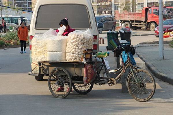 ���׻���