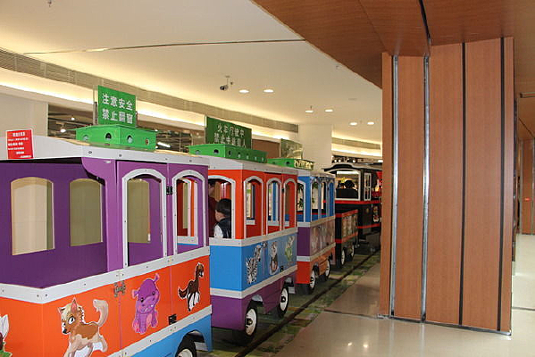 �̳���ͯ������ʩ