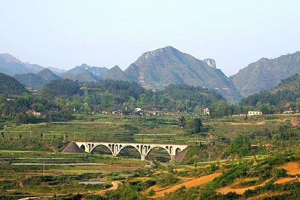 ����ɽ��