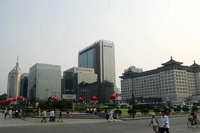 �����־�