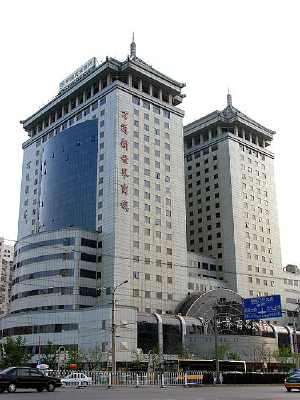 �����̳�