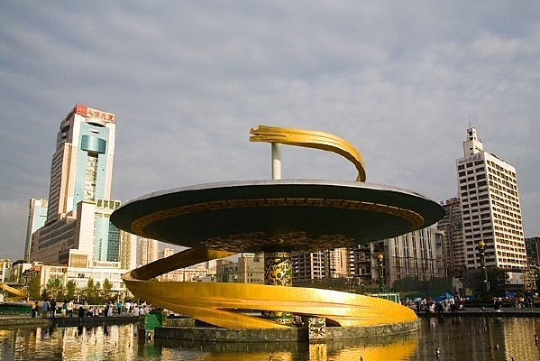 �����е���