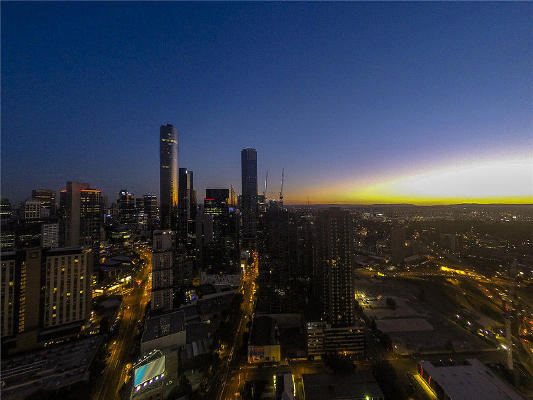 �ƻ趼�н������¥