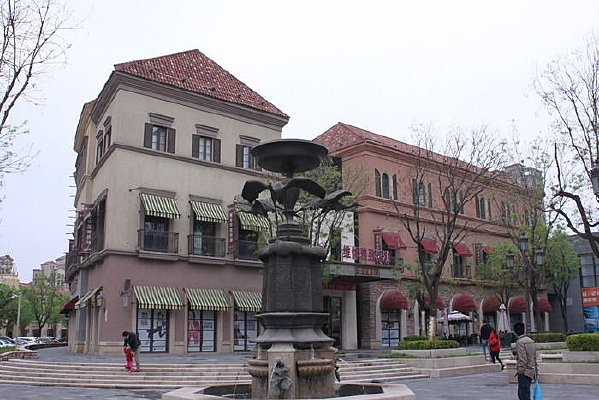 �ߵ���¥����С��