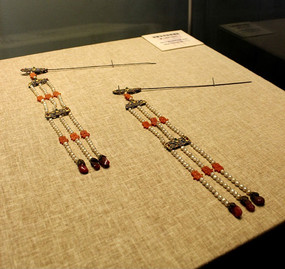 当前位置: 原创摄影图 艺术文化 文物古董 女子装饰品