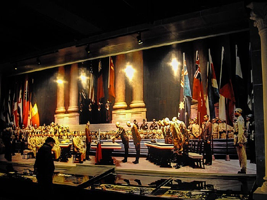 �ձ������