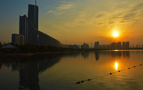 �ƻ���浹Ӱ��ɫ