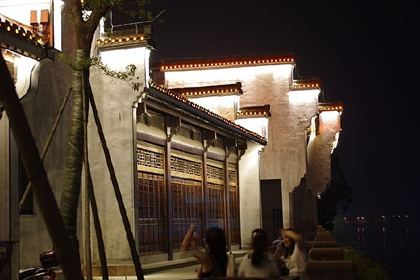 ���ɽ���ҹ��