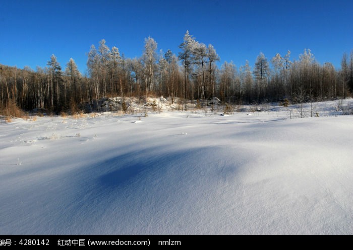 ���˰����ֺ�ѩԭͼƬ