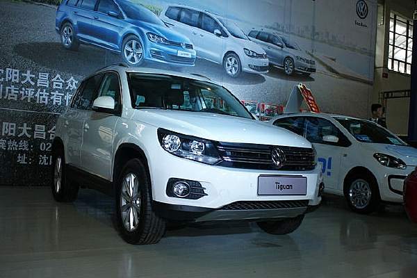 ����;��