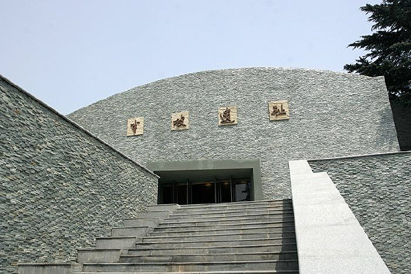 ���²����