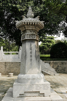 西安慈恩寺的普慈法师灵骨塔
