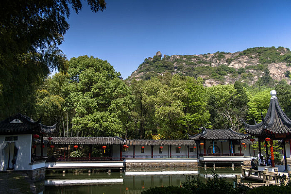 ��ɽ����