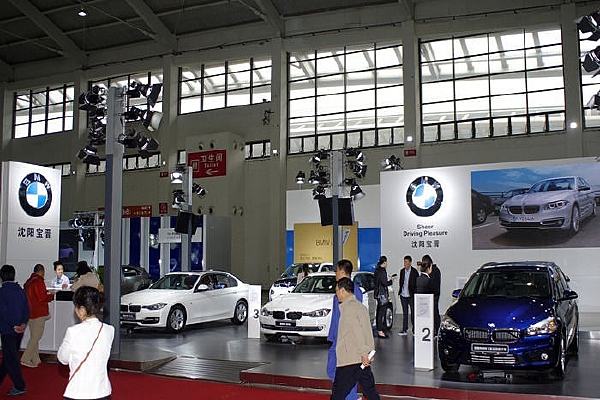 ����չ��