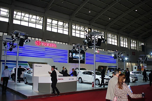 ����չ��