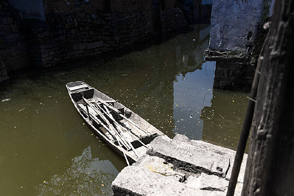 ͣ�ںӵ��Ĵ�