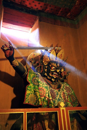 �������