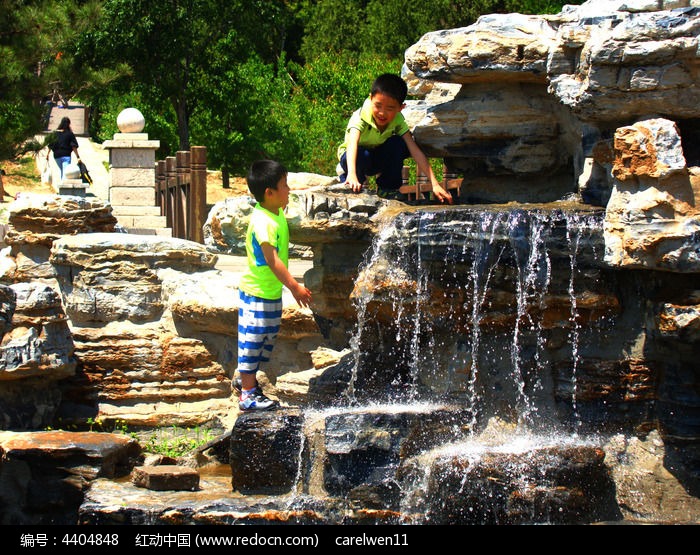 ʯͷ�ϵĶ�ͯͼƬ