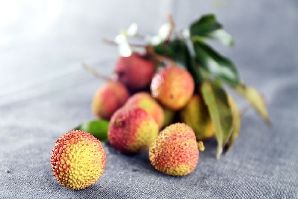 ��ɫ����Ц