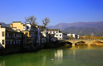 ��ɽ���ϴ���