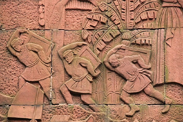 ���￸����