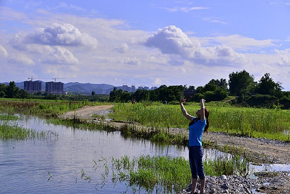 ������Ů��