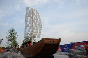 �Ŵ���ɫ����