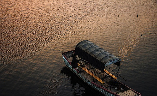 ���ϵ��洬