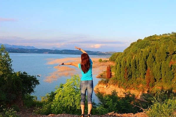 ����Ů��