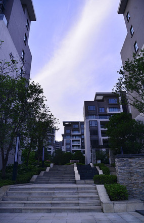 ����С��ʯ�ױ��ϵĻ�̳