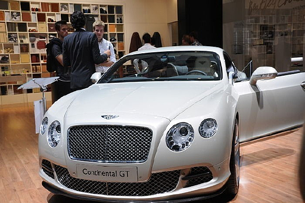 ��չ�ϵı���