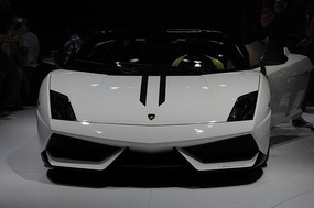 ��ɫ��������