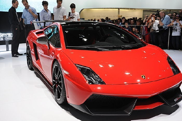 ��ɫ��������