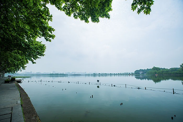 ����������ɽ·��������