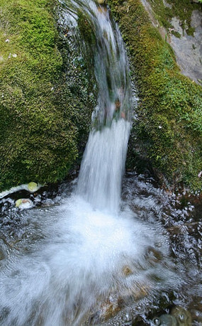 山間流水