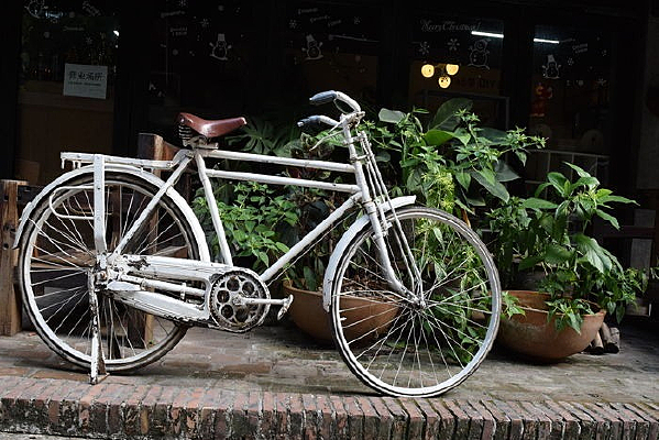 ��ɫ���г�