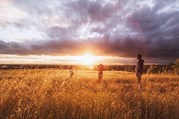 �������