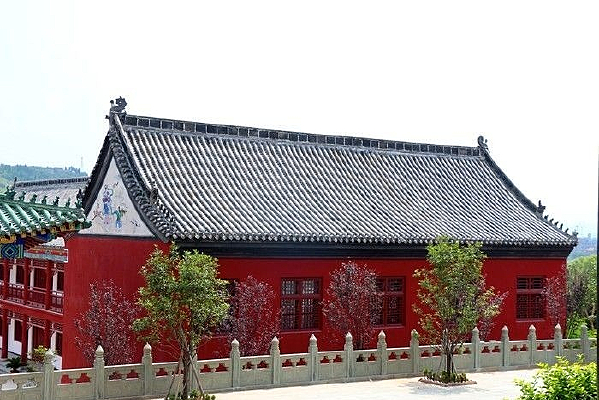 ���̾���