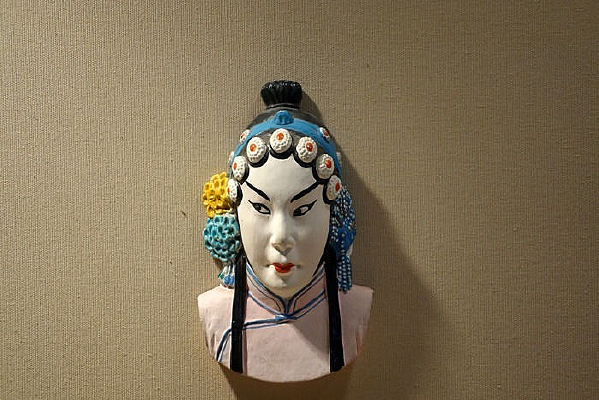 �������岩���