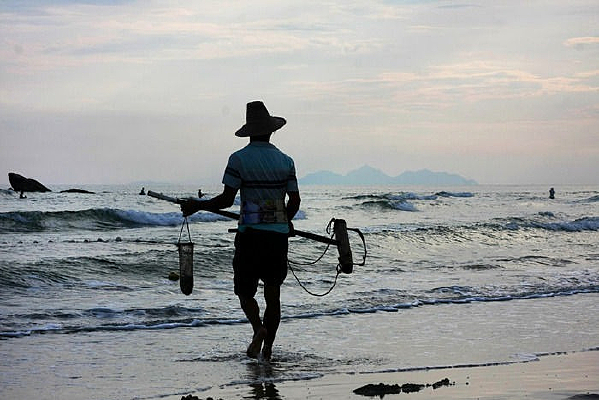 �������