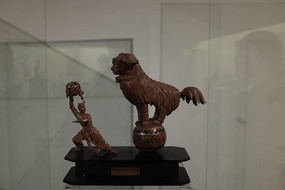 ����ľ�� ��ʨ