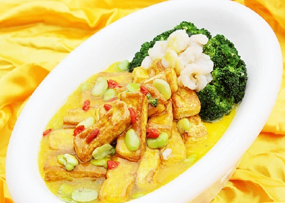 ���պ���