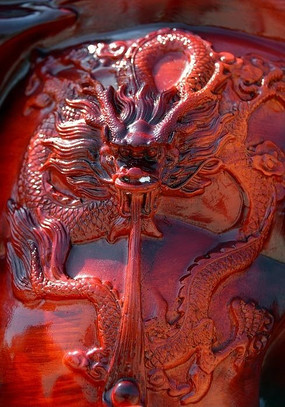 龙形木刻