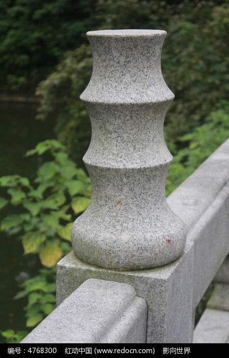 竹节式的护栏石柱