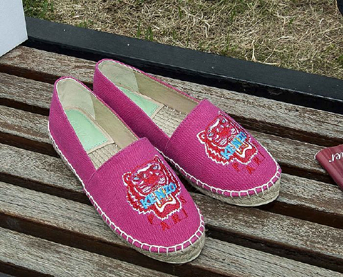 ��ɫСЬ����