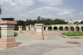 �������