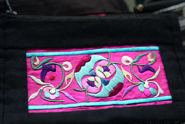 õ���ɫ����ͼ��