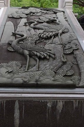 两只鹤子浮雕