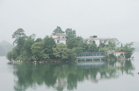 �������е�