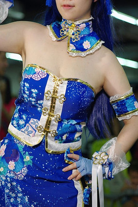 ����Ů����